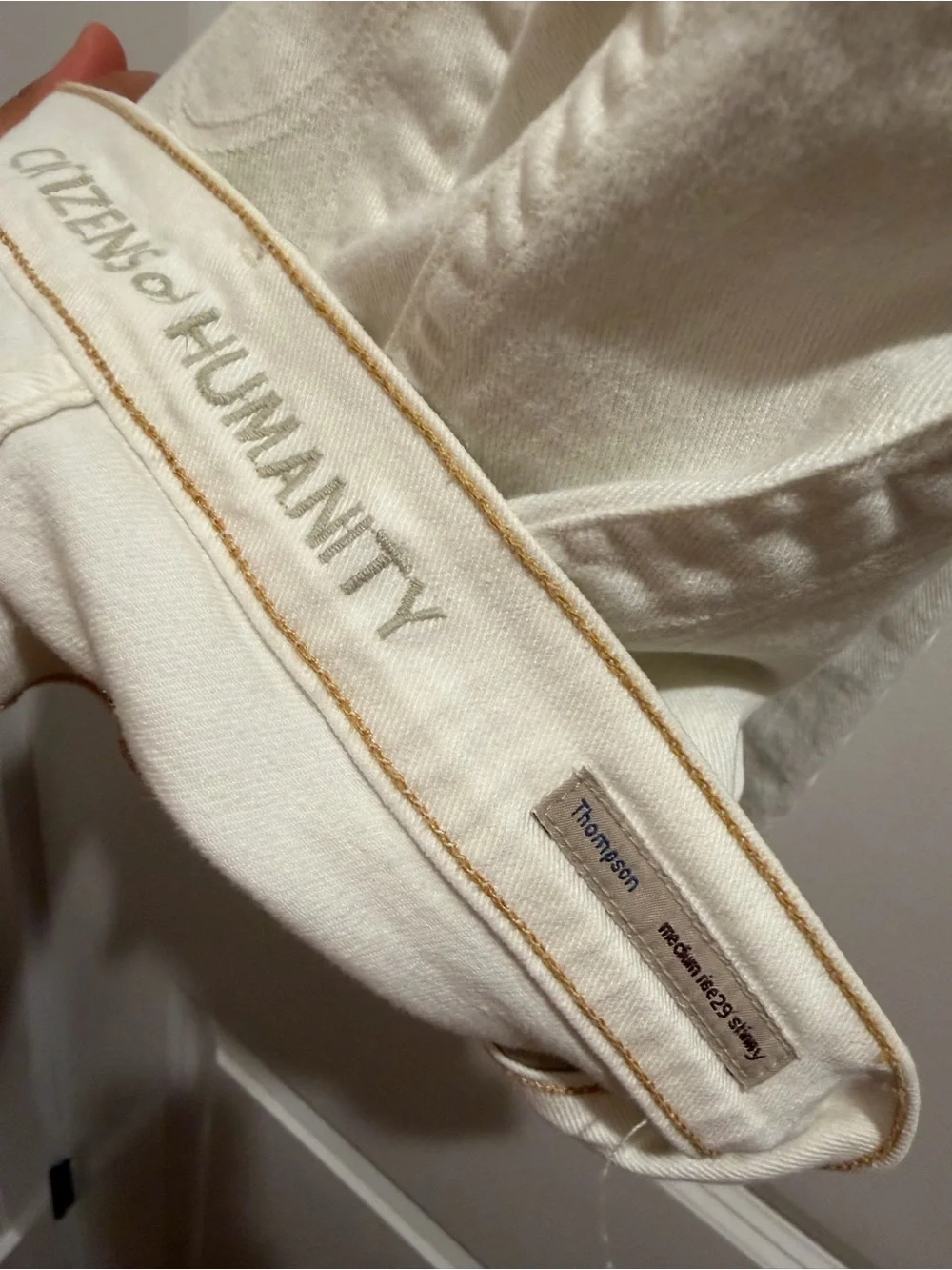 Citizens Of Humanity Off-White Jeans with Contrast Stitching - Picture 4 of 8